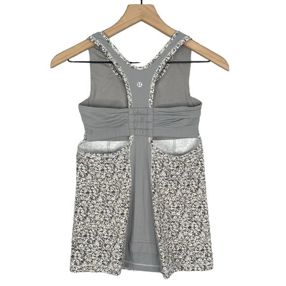 Lululemon Top Womens 4 Floral Tone It Tank Performance Gym Activewear Work Out - Picture 4 of 7